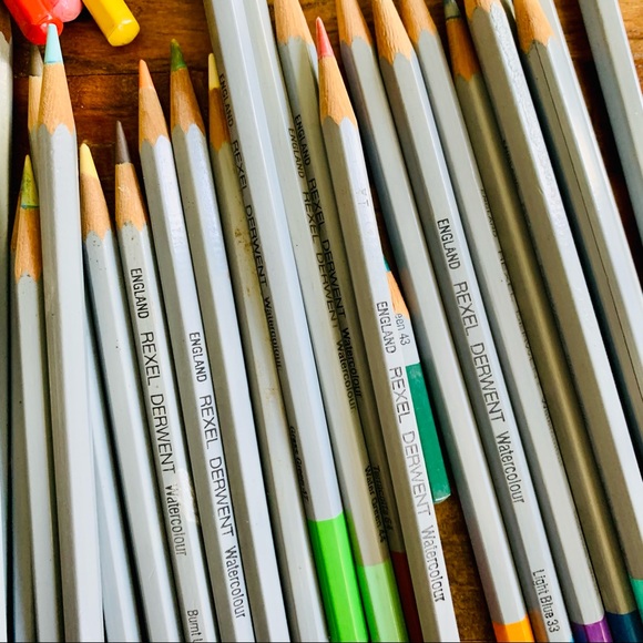 Bundle of 2 Sketchbooks & 57 Watercolor Pencils - Picture 6 of 12